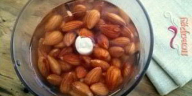 домашнее миндальное молоко