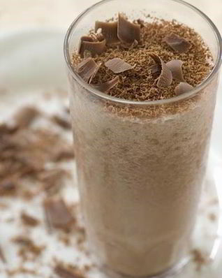 Горячий банановый коктейль с шоколадом