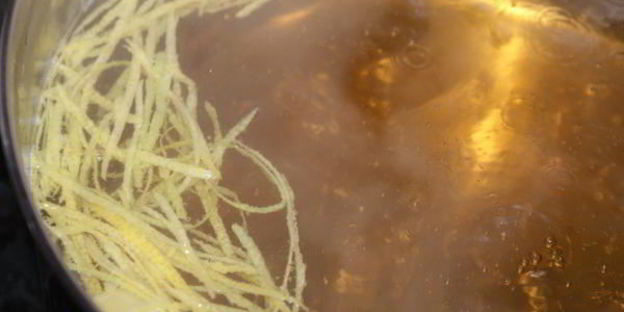 имбирно-клубничный напиток