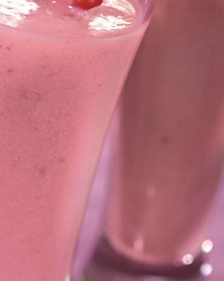 Клубнично-банановый коктейль