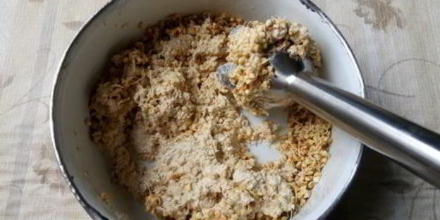 коктейль из зеленой гречки и фруктов