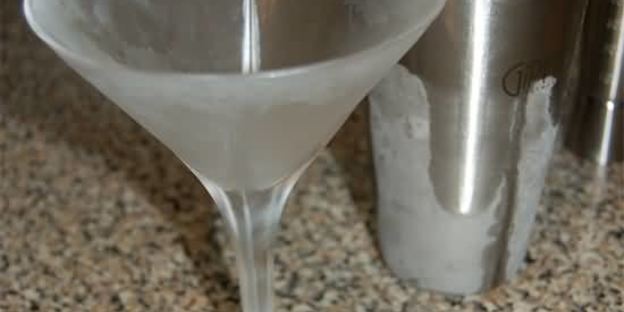 коктейль с розмарином и лаймом