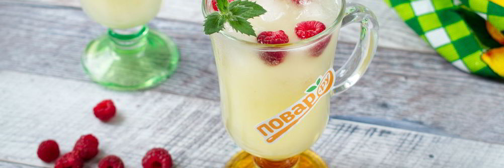 Напиток из дыни и малины