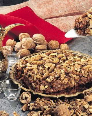 Орехи в кленовом сиропе и корице