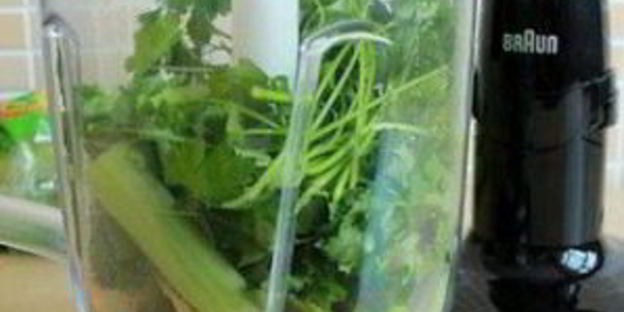 томатный коктейль с авокадо