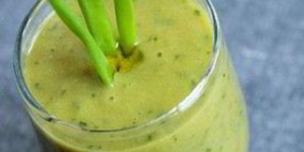 томатный коктейль с авокадо