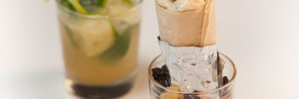 Творожный ролл и напиток из лайма