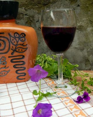 Вино из забродившего варенья