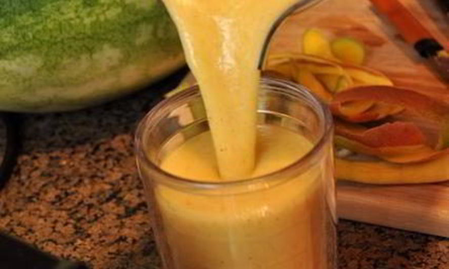Рецепт витаминного напитка из киви, апельсина, винограда и манго