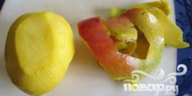 витаминный напиток из киви, апельсина, винограда и манго