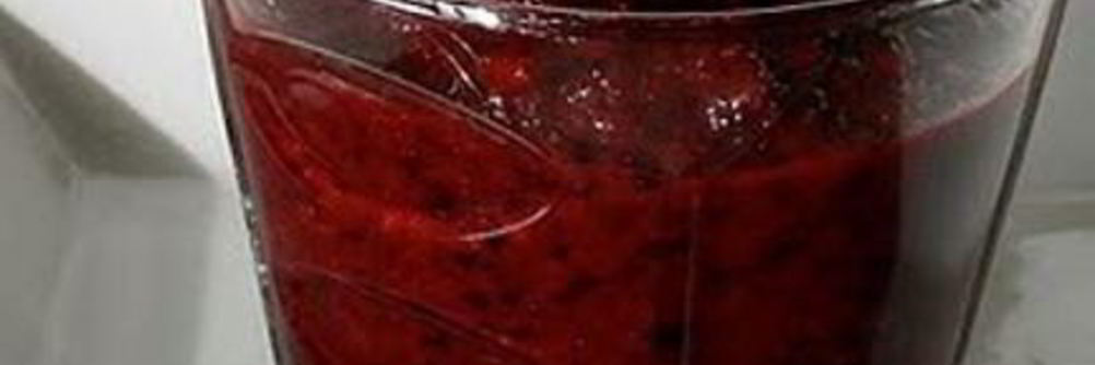Витаминный напиток из свеклы, моркови и черники