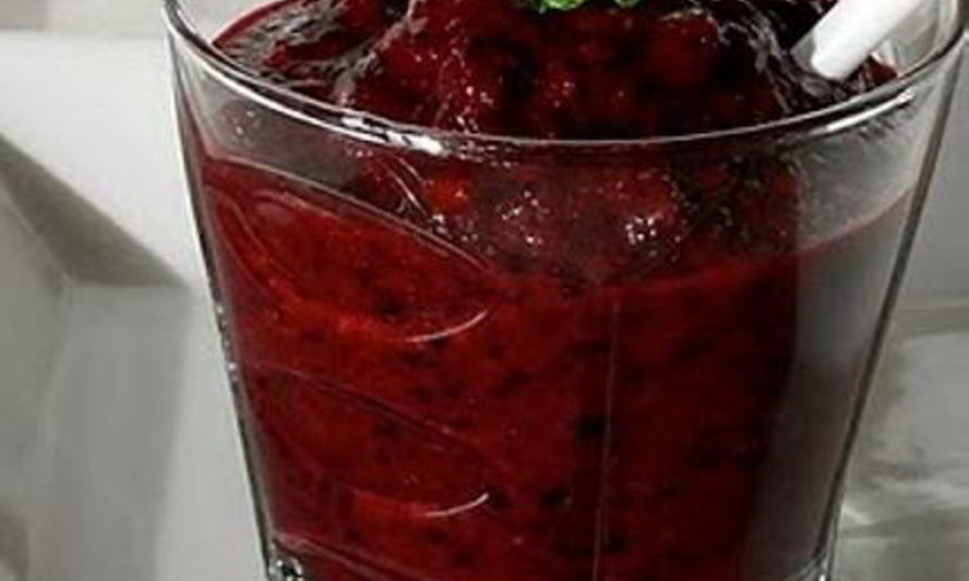 Рецепт витаминного напитка из свеклы, моркови и черники