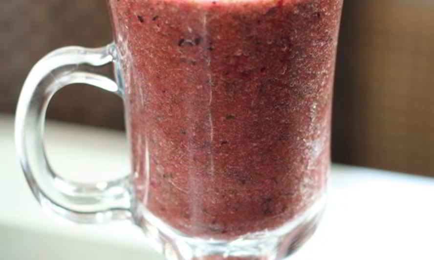 Рецепт зеленого коктейля с грушей и голубикой