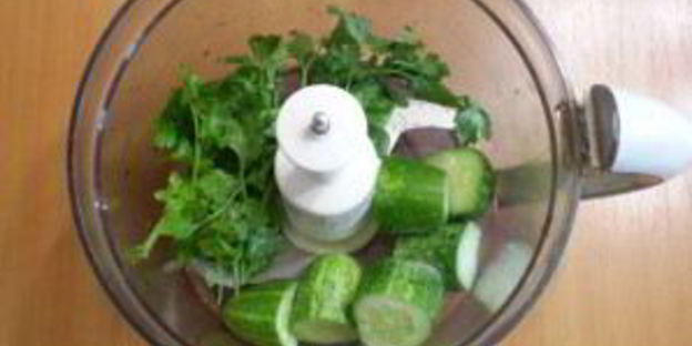 зеленый коктейль с огурцом