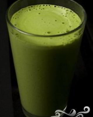Зеленый витаминный напиток с кокосом