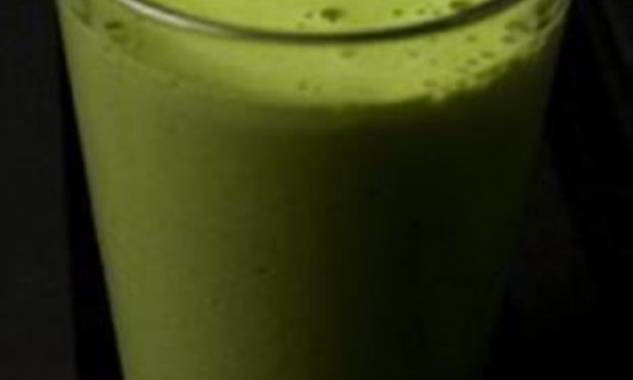 Рецепт зеленого витаминного напитка с кокосом