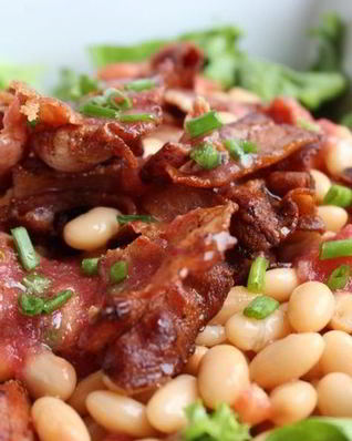 Быстрый салат из фасоли с беконом