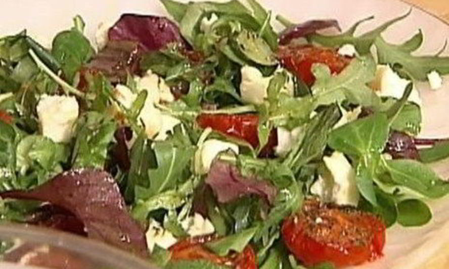 Рецепт итальянского салата с вялеными помидорами