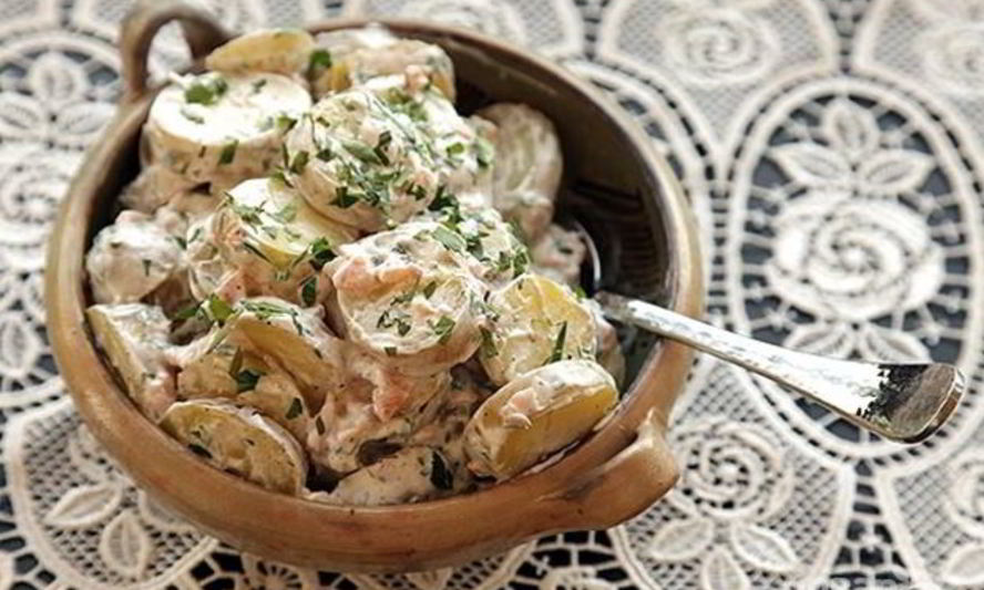 Рецепт картофельного салата с копченой рыбой