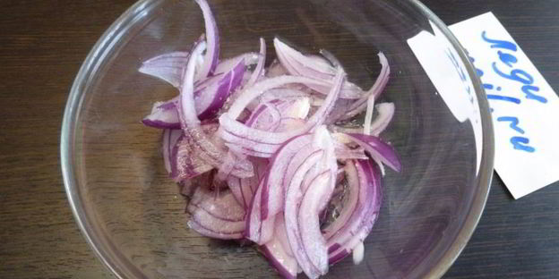 пряный салат с картофелем и оливками