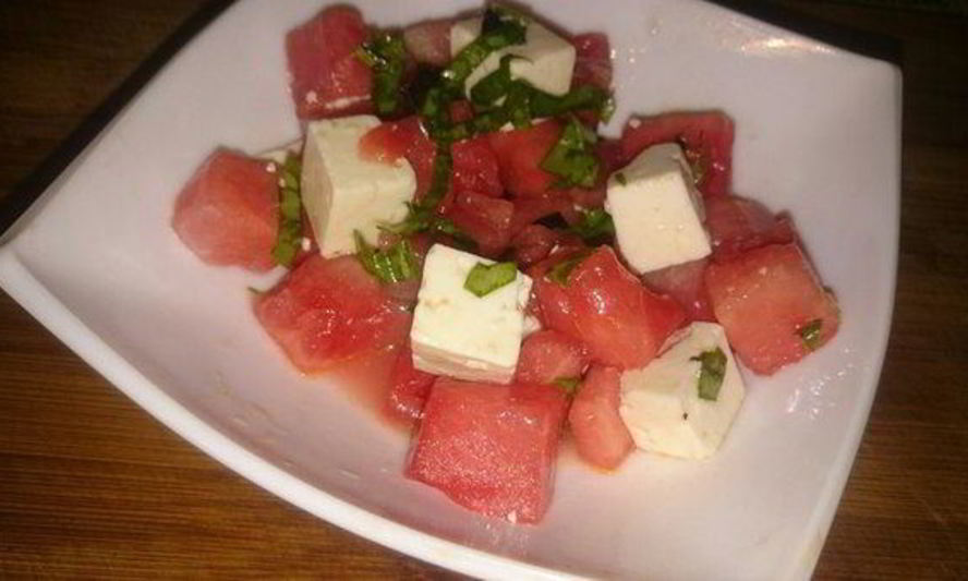 Рецепт салата из арбуза и брынзы