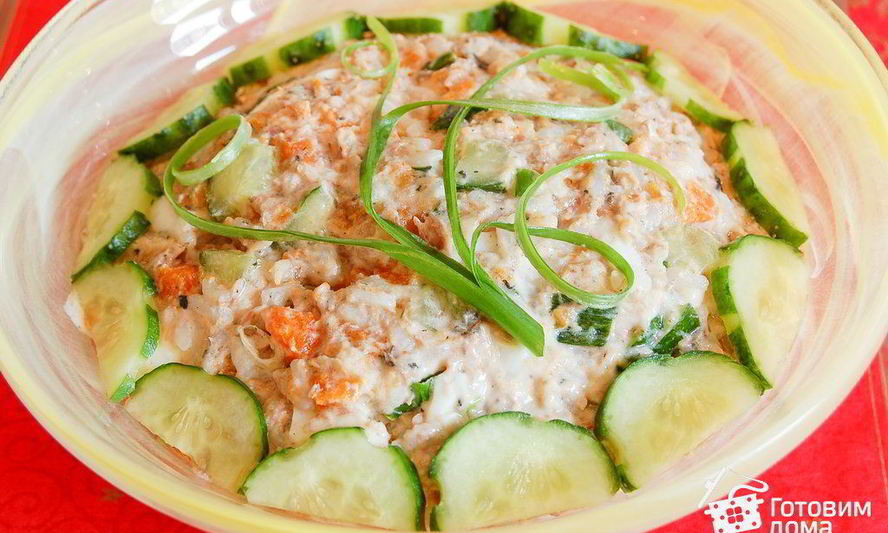 Рецепт салата из горбуши с рисом