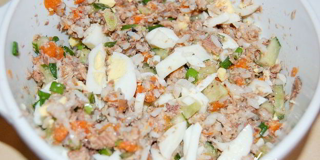 салат из горбуши с рисом