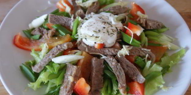 салат из говядины и сладкого перца
