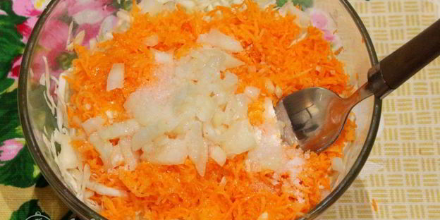салат из капусты и моркови