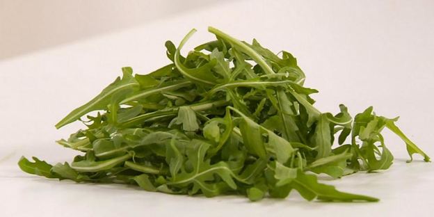 салат из хурмы и рокфора