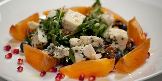 салат из хурмы и рокфора