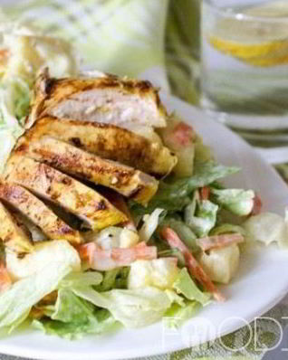 Салат из куриной грудки с ананасом