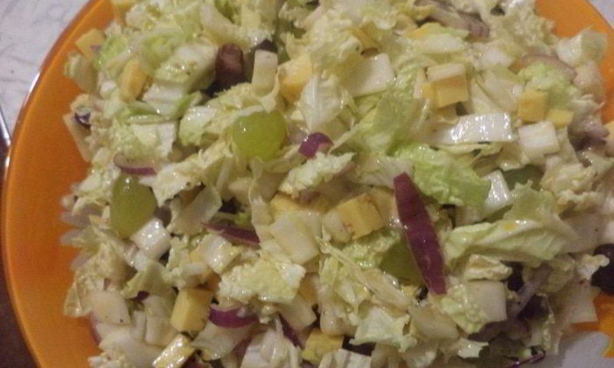 Рецепт салата из пекинской капусты, винограда и сыра