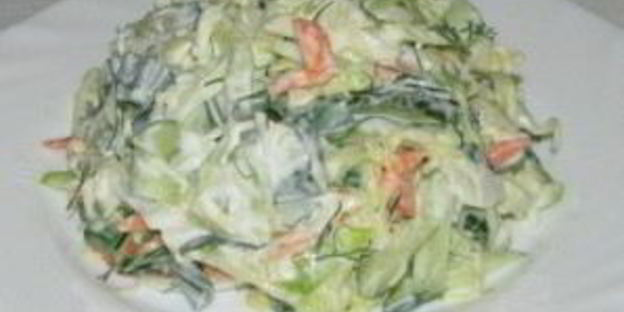 салат из свежей зелени