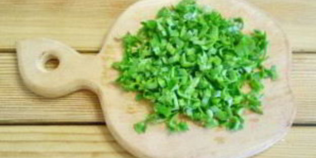 салат из зелени и овощей