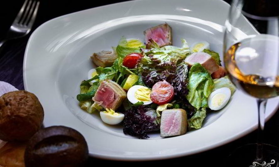 Рецепт салата нисуаз с тунцом классический