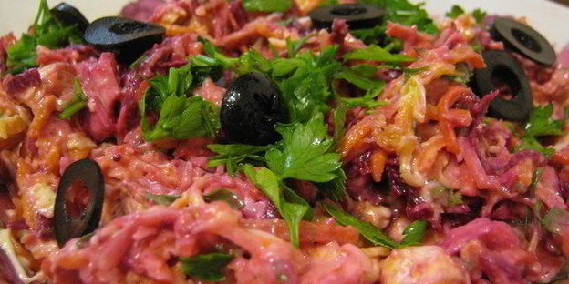 салат овощной бум с курицей