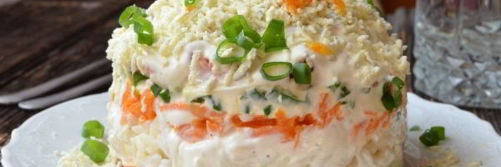 Салат с горбушей и рисом