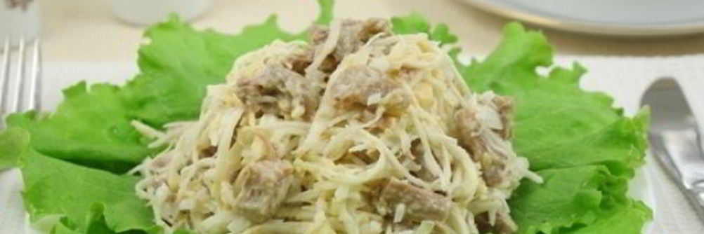 Салат с говядиной и маринованным сельдереем