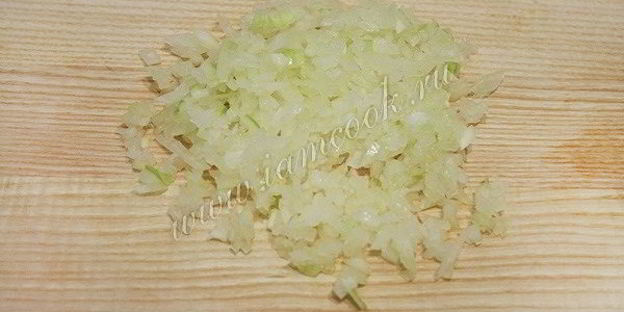 салат с говядиной и маринованным сельдереем