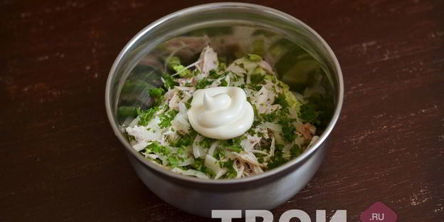 салат с капустой и курицей