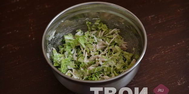 салат с капустой и курицей