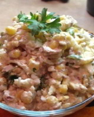 Салат с консервированным тунцом