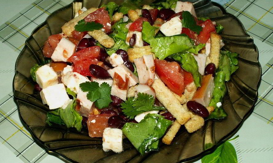 Рецепт салата с копченой куриной грудкой