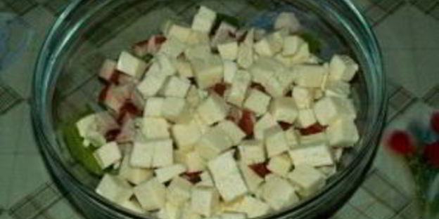 салат с копченой куриной грудкой