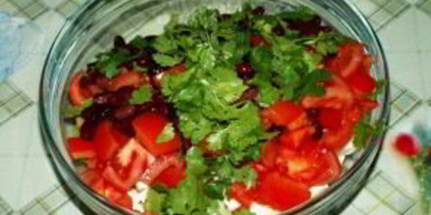 салат с копченой куриной грудкой