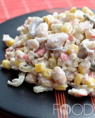 Салат с крабовыми палочками и грибами
