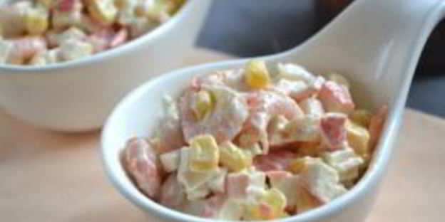 салат с креветками и крабовыми палочками