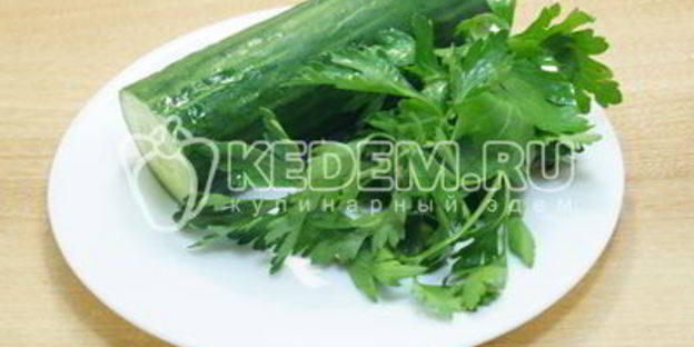 салат с курицей и огурцом