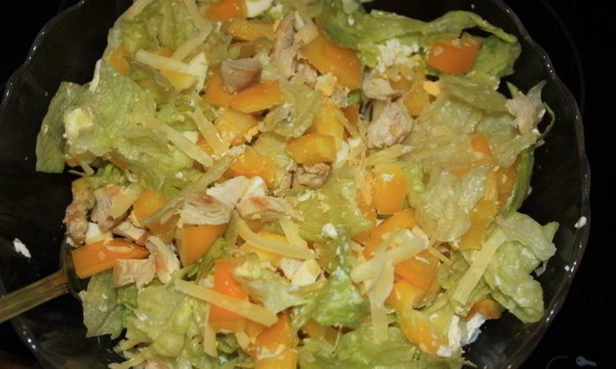 Рецепт салата с курицей, сладким перцем и сыром филадельфия